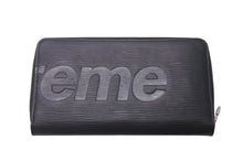 Load image into Gallery viewer, LOUIS VUITTON SUPREME ルイヴィトン シュプリーム M67723 エピ コラボ ジッピー オーガナイザー ブラック 美品 中古 4c076280