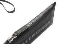 Load image into Gallery viewer, BALENCIAGA バレンシアガ CASH CARD CASE ON KEYRING キャッシュカードケースオンキーリング クロコ型押し カーキ 美品 中古 4c076286