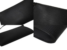 Load image into Gallery viewer, LOUIS VUITTON ルイヴィトン ポシェット アクセソワール ショルダーポーチ ワンショルダー M40632 エピ ブラック 美品 中古 4c076332