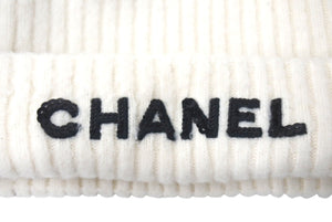 極美品 CHANEL シャネル ニットキャップ ビーニー ニット帽 ロゴ カシミヤ ホワイト 2022AW 中古 4c076339