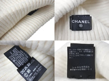 Load image into Gallery viewer, 極美品 CHANEL シャネル ニットキャップ ビーニー ニット帽 ロゴ カシミヤ ホワイト 2022AW 中古 4c076339