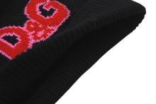 Load image into Gallery viewer, 極美品 DOLCE&amp;GABBANA ドルチェアンドガッバーナ ニット帽 帽子 キャップ ビーニー カシミヤ ブラック レッド 中古 4c076342