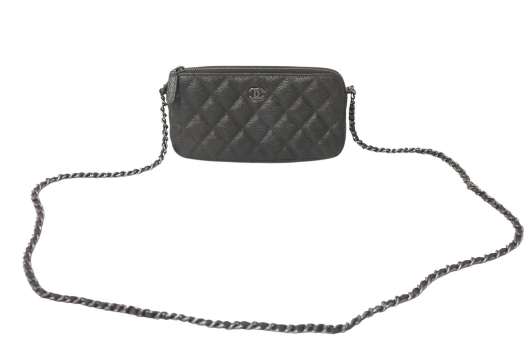 新品同様 CHANEL シャネル チェーンショルダーバッグ チェーンウォレット マトラッセ 23番台 グレー キャビアスキン シルバー金具 中古 4c076344