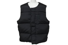画像をギャラリービューアに読み込む, 極美品 STONE ISLAND ストーンアイランド 22AW ナイロン ダウンベスト 7715G1019 ブラック サイズL 中古 4c076381