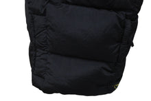 画像をギャラリービューアに読み込む, 極美品 STONE ISLAND ストーンアイランド 22AW ナイロン ダウンベスト 7715G1019 ブラック サイズL 中古 4c076381