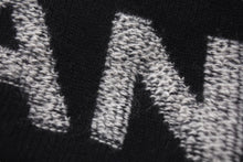 Load image into Gallery viewer, CHANEL シャネル ロゴ ニットキャップ ニット帽 ビーニー ユニセックス ブラック ウール カシミヤ 美品 中古 4c076390