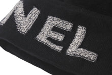 Load image into Gallery viewer, CHANEL シャネル ロゴ ニットキャップ ニット帽 ビーニー ユニセックス ブラック ウール カシミヤ 美品 中古 4c076390