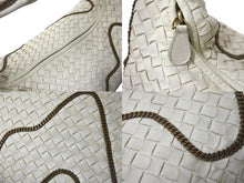 Load image into Gallery viewer, BOTTEGA VENETA ボッテガヴェネタ ホーボー イントレチャート ワンショルダーバッグ 169867 ホワイト 美品 中古 4c076396