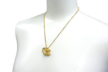Load image into Gallery viewer, CHANEL シャネル ココマーク ハート ネックレス 重量約9.6g 全長約44cm 04P刻印 メタル ゴールド 美品 中古 4c076484