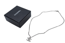 Load image into Gallery viewer, CHANEL シャネル ココマーク ネックレス 重量約5.4g F12V刻印 全長約43cm ラインストーン シルバー 美品 中古 4c076480