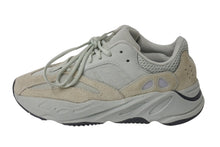 Load image into Gallery viewer, Adidas YEEZY BOOST 700 イージーブースト700 カニエウェスト ANALOG アナログ EG7596 アイボリー グリーン US7 25.5cm 中古 4c076701