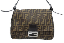 Load image into Gallery viewer, 極美品 FENDI フェンディ マンマバケット ワンショルダーバッグ 26325 ズッカ柄 ブラウン キャンバス レザー シルバー金具 中古 4b009080