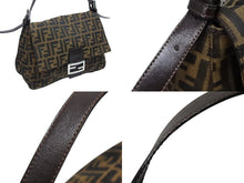 Load image into Gallery viewer, 極美品 FENDI フェンディ マンマバケット ワンショルダーバッグ 26325 ズッカ柄 ブラウン キャンバス レザー シルバー金具 中古 4b009080