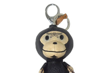 Load image into Gallery viewer, 極美品 A BATHING APE BAPE×MCM アベイシングエイプ エムシーエム ベイビーマイロチャーム ヴィセトス KEY CHAIN ブラック 中古 9594