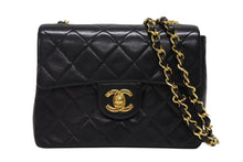 Load image into Gallery viewer, CHANEL シャネル ミニマトラッセ17 Sフラップ Sチェーンショルダーバッグ 1番台 ラムスキン ココマーク ブラック 美品 中古 4b009874