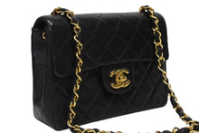 Load image into Gallery viewer, CHANEL シャネル ミニマトラッセ17 Sフラップ Sチェーンショルダーバッグ 1番台 ラムスキン ココマーク ブラック 美品 中古 4b009874