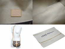 Load image into Gallery viewer, 極美品 LOUIS VUITTON ルイヴィトン ソミュール BB ショルダーバッグ M46740 モノグラム PVC レザー ゴールド金具 中古 4b006591