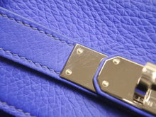 Load image into Gallery viewer, 新品同様 HERMES エルメス ケリー35 バッグ 内縫い ブルーエレクトリック □0刻 トリヨン シルバー金具 34971 中古