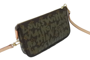 新品同様 LOUIS VUITTON ルイヴィトン アクセポ ポシェット アクセソワール M92191 モノグラムグラフィティ スト付き グリーン 中古 63798