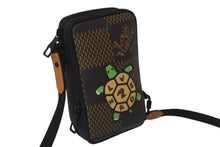 画像をギャラリービューアに読み込む, 新品未使用品 LOUIS VUITTON ルイヴィトン NIGO コラボ ダブルフォンポーチ ダミエジャイアント N40377 ブラウン 中古 4c075861