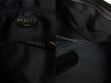 Load image into Gallery viewer, CHANEL シャネル チェーン トートバッグ ブラック キャビアスキン 5番台 ココマーク ロゴ 肩掛け ゴールド金具 美品 中古 4c070401