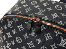 Load image into Gallery viewer, 新品未使用 LOUISVUITTON ルイヴィトン アポロバッグ モノグラムインク アップサイドダウン リュックサック M43676 ネイビー 中古 4c072865