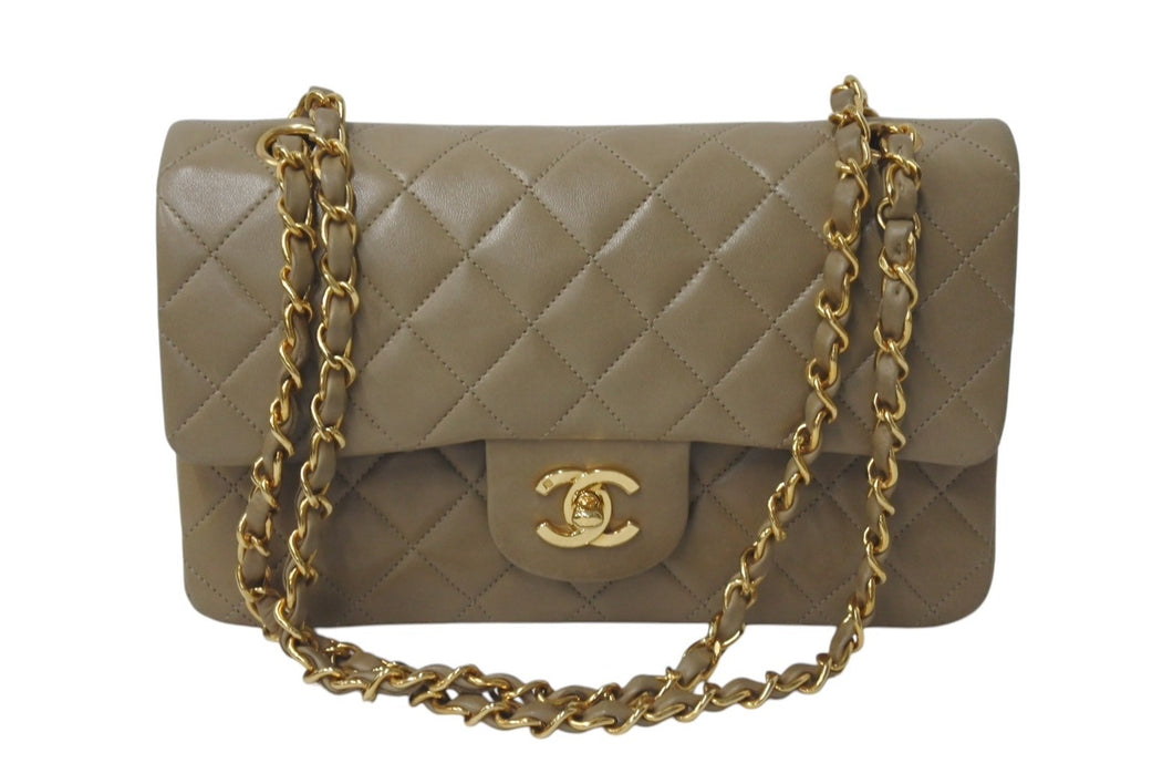 CHANEL シャネル マトラッセWフラップチェーンショルダーバッグ 3番台 ラムスキン 23cm ベージュ ゴールド金具 美品 中古 4c073631