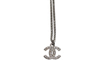 Load image into Gallery viewer, CHANEL シャネル ネックレス ココマーク シルバー メタル ラインストーン C12V刻印 重量6.7g 全長42.5cm 美品 中古 4c075348