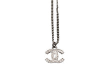 Load image into Gallery viewer, CHANEL シャネル ネックレス ココマーク シルバー メタル ラインストーン C12V刻印 重量6.7g 全長42.5cm 美品 中古 4c075348