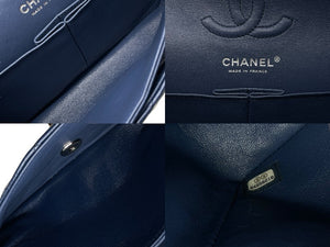 極美品 CHANEL シャネル チェーンショルダーバッグ マトラッセ23 キャビアスキン ネイビー シルバー金具 24番台 中古 4c075674