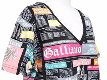 Load image into Gallery viewer, JOHN GALLIANO ジョンガリアーノ 名作 ニュースペーパー 半袖Tシャツ Vネック マルチカラー サイズXL メンズ 美品 15075