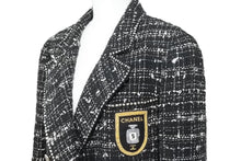 Load image into Gallery viewer, CHANEL シャネル エンブレム スパンコール No.5 05C P24957 ツイード ロゴ 激レア ロングコート 36 美品 中古 22088