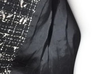 Load image into Gallery viewer, CHANEL シャネル エンブレム スパンコール No.5 05C P24957 ツイード ロゴ 激レア ロングコート 36 美品 中古 22088