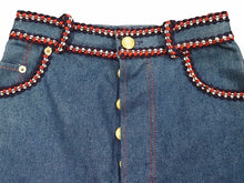 Load image into Gallery viewer, CHANEL シャネル 希少 ヴィンテージ P02341V001219 デニム パンツ ココマーク 刺繍 トリミング インディゴ 美品 23129