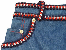 Load image into Gallery viewer, CHANEL シャネル 希少 ヴィンテージ P02341V001219 デニム パンツ ココマーク 刺繍 トリミング インディゴ 美品 23129