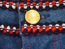 Load image into Gallery viewer, CHANEL シャネル 希少 ヴィンテージ P02341V001219 デニム パンツ ココマーク 刺繍 トリミング インディゴ 美品 23129