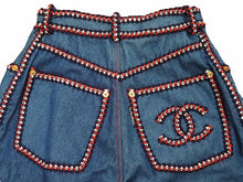 Load image into Gallery viewer, CHANEL シャネル 希少 ヴィンテージ P02341V001219 デニム パンツ ココマーク 刺繍 トリミング インディゴ 美品 23129