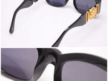 Load image into Gallery viewer, GIANNI VERSACE ジャンニ ヴェルサーチ ヴィンテージ サングラス メデューサ MOD.413/A ブラック 美品 26946 正規品