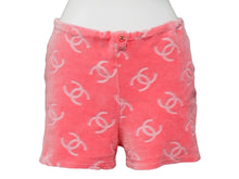 Load image into Gallery viewer, CHANEL シャネル ベロアパンツ ショートパンツ ボトムス レディース ココマーク ボタン ピンク シルバー金具 美品 中古 28468
