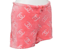 Load image into Gallery viewer, CHANEL シャネル ベロアパンツ ショートパンツ ボトムス レディース ココマーク ボタン ピンク シルバー金具 美品 中古 28468
