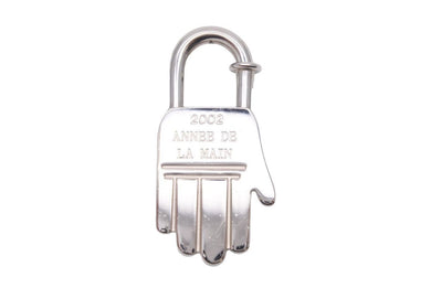 HERMES エルメス ANNEE DE LA MAIN カデナ ハンド 真鍮 シルバーカラー 銀色 錠 トップ チャーム 2002年 美品 中古 28648