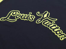 Load image into Gallery viewer, LOUIS VUITTON ルイヴィトン 13SS Tシャツ RM131 H3JR51JRZ 半袖 Neon Script ネオンスクリプト ネイビー サイズL 美品 28682