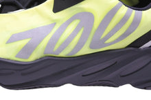 画像をギャラリービューアに読み込む, 未使用品 adidas Yeezy Boost 700 MNVN ブラック キッズ イージーブースト シューズアスリート キッズ ネオンイエロー FY3724 中古 28922 