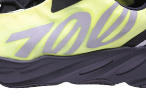 未使用品 adidas Yeezy Boost 700 MNVN ブラック キッズ イージーブースト シューズアスリート キッズ ネオンイエロー FY3724 中古 28922 