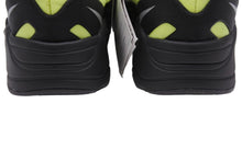 画像をギャラリービューアに読み込む, 未使用品 adidas Yeezy Boost 700 MNVN Black Kids イージーブースト 靴 スニーカー キッズ ネオンイエロー FY3724 中古 28922