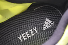 画像をギャラリービューアに読み込む, 未使用品 adidas Yeezy Boost 700 MNVN ブラック キッズ イージーブースト シューズアスリート キッズ ネオンイエロー FY3724 中古 28922 