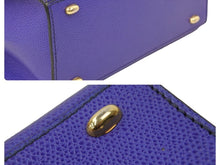 Load image into Gallery viewer, CELINE セリーヌ トップハンドルバッグ ターンロックハンドバッグ ブルー ビンテージ 青 ゴールド金具 中古 9527