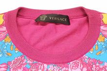 画像をギャラリービューアに読み込む, VERSACE ヴェルサーチ 2019 半袖ニット セーター トップス バロック柄 メデューサ ピンク A82703 サイズ52 メンズ 良品 中古 33001