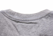 Load image into Gallery viewer, ESSENTIALS エッセンシャルズ 長袖Ｔシャツ ロンT カットソー グレー ロゴ サイズXS メンズ 中古 30294