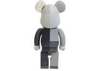 Load image into Gallery viewer, KAWS カウズ BE@RBRIK グレー COMPANION 人体模型 400% OriginalFake 美品 中古 31534